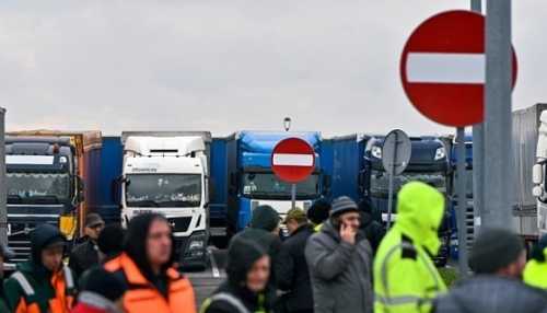 Блокада на кордоні: тисячі вантажівок продовжують стояти в чергах - INFBusiness
