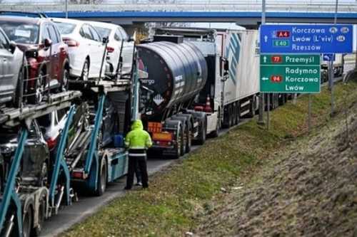 Польські фермери оголосили про повну блокаду українських перевезень - INFBusiness