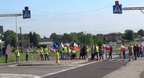 У Польщі фермери заблокували дорогу до терміналу, де перевантажують продукцію з України - INFBusiness