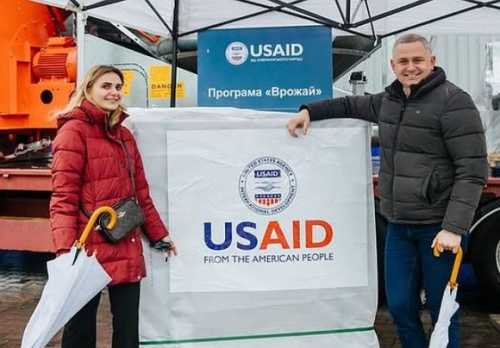 Фермери Чернігівщини отримують зернові рукави від USAID - INFBusiness