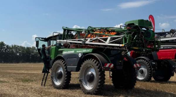 Самохідний обприскувач у полі: Amazone показала роботу Pantera 4504 HW - INFBusiness