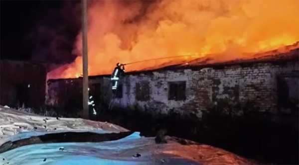 У селі Лисича Балка, що на Черкащині, вночі 30 жовтня через російську збройну агресію спалахнула пожежа на території фермерського господарства. На Черкащині внаслідок удару росіян зайнялася ферма. - INFBusiness