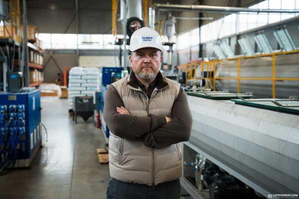 "Планета Пластик" перезапустила випуск продукції, використовуючи сонце, після руйнування підприємства. - INFBusiness