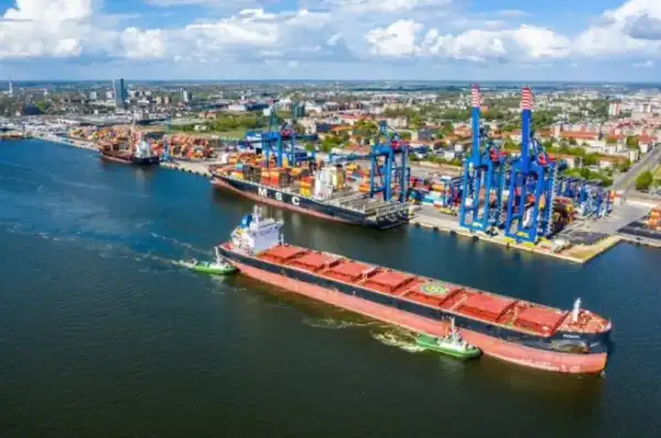 Російський напад у Чорному морі: судно з кукурудзою пішло на дно
