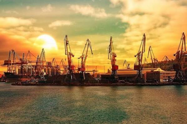 Росія нищить українське зерно, блокуючи порти
