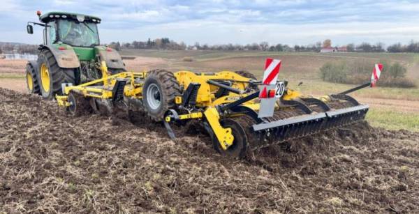 Миколаївські аграрії відмовляються від двозмінного обробітку ґрунту під ріпак