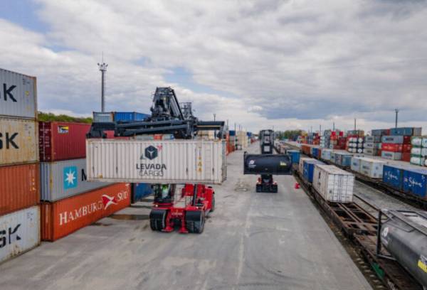 Maersk коригує тарифи на морські перевезення з/до України