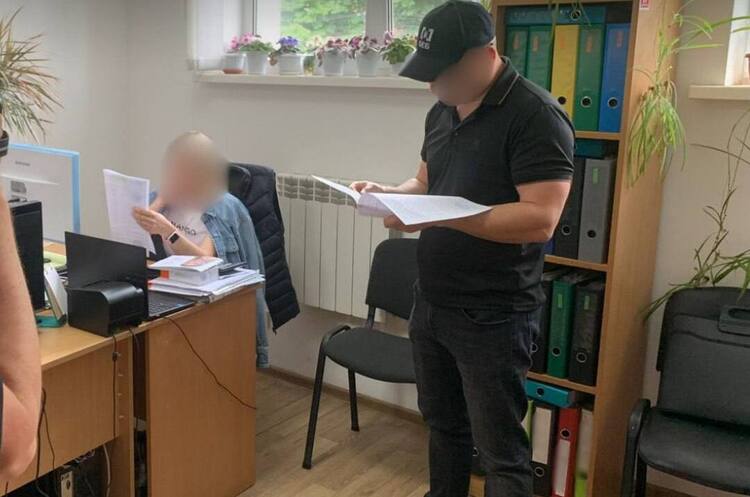 ДБР викрило компанію на ухиленні від податків: до бюджету повернули понад 7,5 млн грн