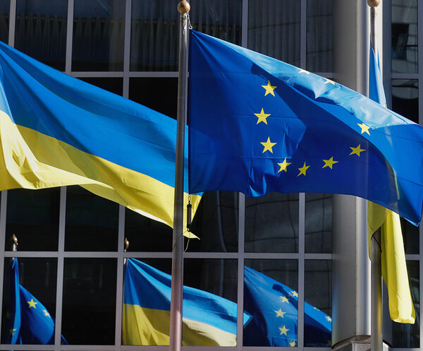 Китайські авіакомпанії скоротять витрати на $27 мільярдів через зростання цін на пальне