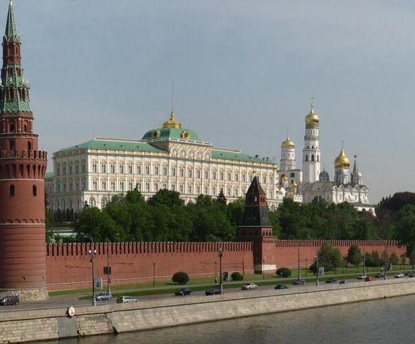 Байден пообіцяв Україні $1 мільярд допомоги, але США вимагає 100% компенсації